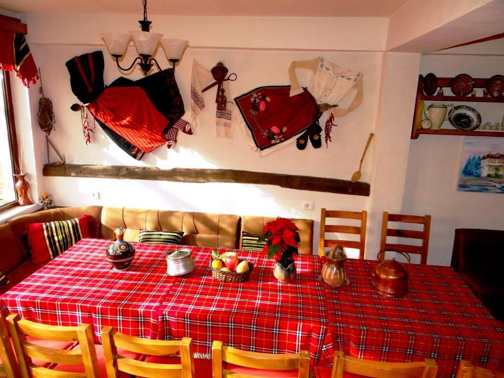 Chardaka Guest House Kalofer Habitación foto